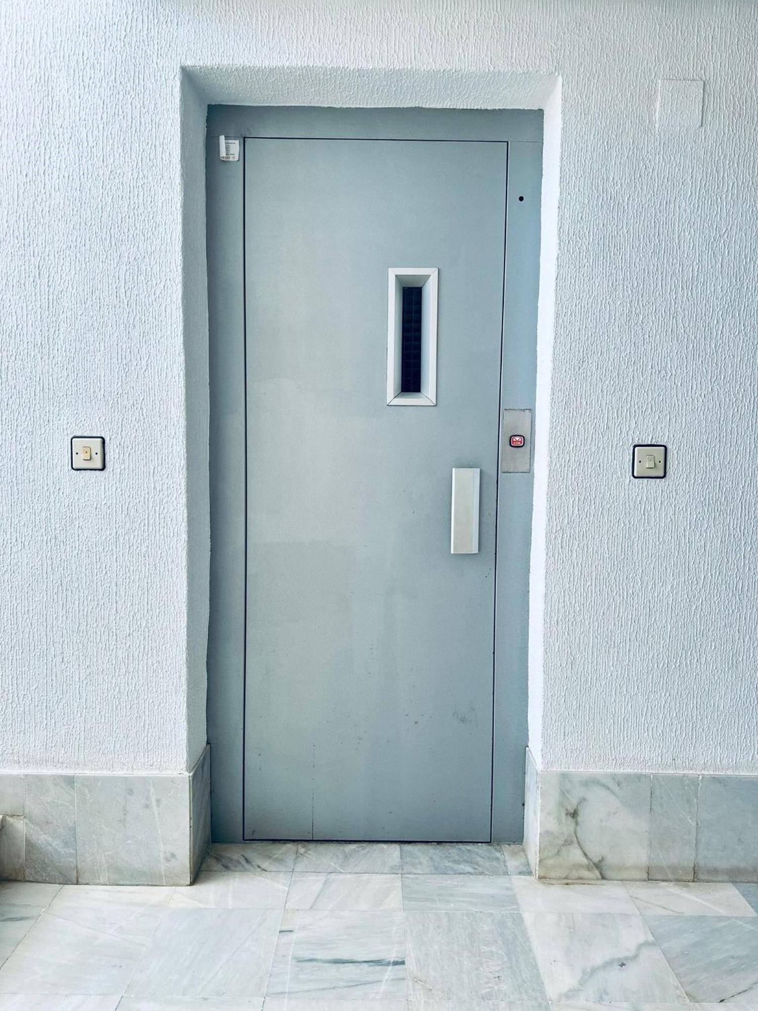 Studio Apartment Santana Habaneras - 05 At Beach With Garage, Pool And Lift 또레비에하 외부 사진